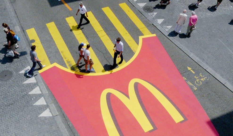 Exemplo de marketing faixa de pedestres MCdonald's