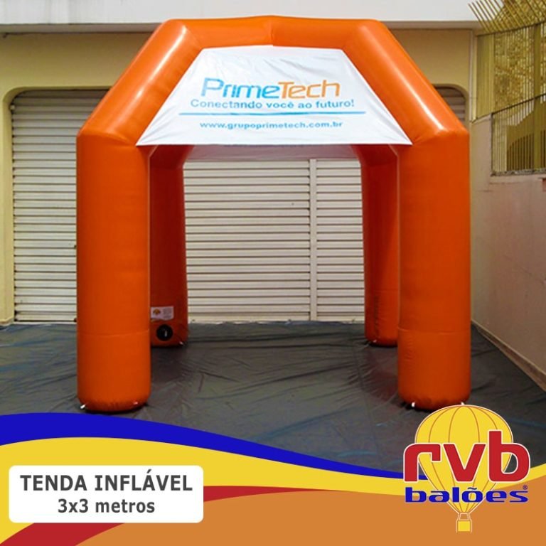 Tenda inflável personalizada PrimeTech montada como mini showroom em revenda de antenas