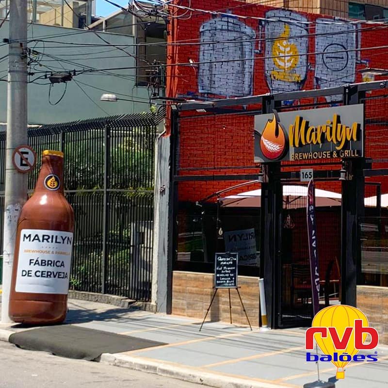 Loja-de-Bebidas-Replica-Inflavel-Garrafa-Marilyn