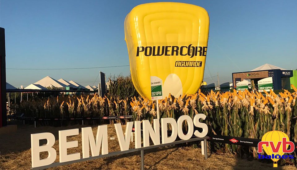 Balão inflável PowerCore na plantação de milho