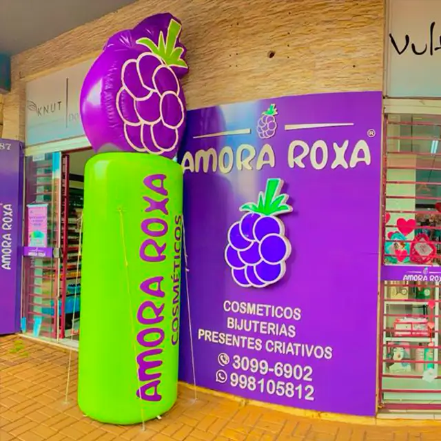 Totem Inflável Personalizado para loja de cosméticos, bijuterias e presentes criativos Amora Roxa