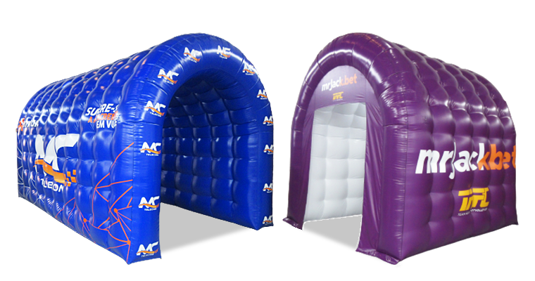 Túnel inflável personalizado com marca aplicada para eventos e ações promocionais.