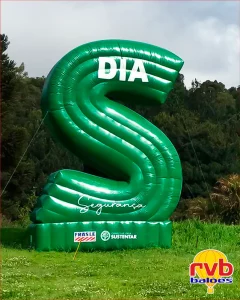 Painel Inflavel [frasle] [dia S Da Seguranca] [seguranca No Trabalho] A Imagem Mostra Um Inflavel Ve