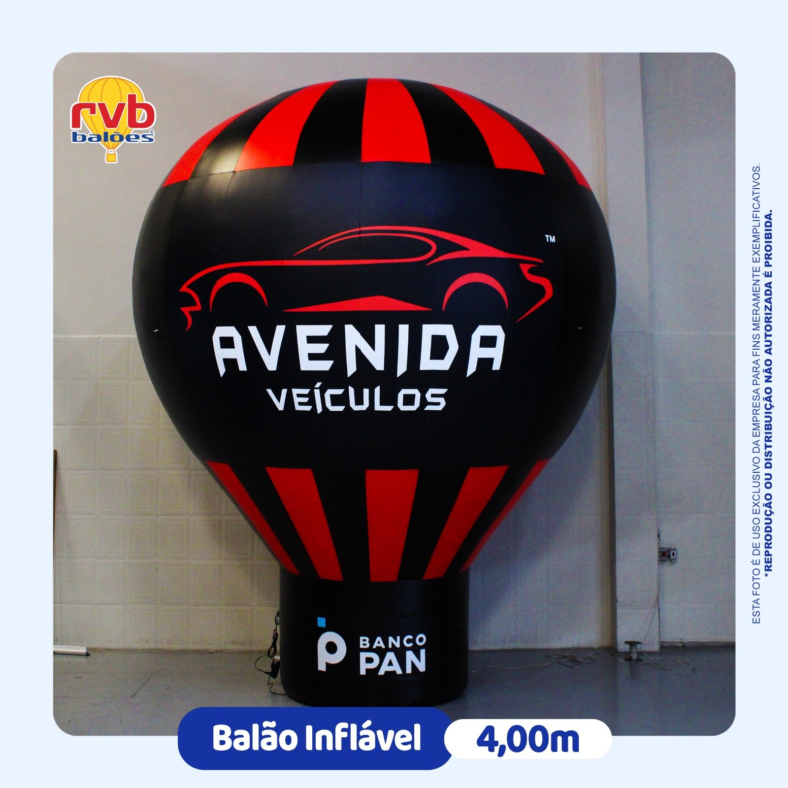 Balão inflável personalizado preto e vermelho de 4 metros com logotipo Avenida Veículos e Banco PAN, ideal para divulgação em eventos
