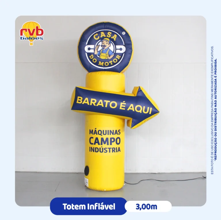 totem inflável em formato seta 3m Casa do Motor para sinalização de ofertas em loja automotiva e autopeças