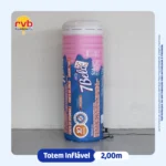 Totem inflável em formato da embalagem de pastilhas 7Belo com 2 metros de altura, utilizado para promoção da marca, campanhas de PDV e ações promocionais de alto impacto visual.