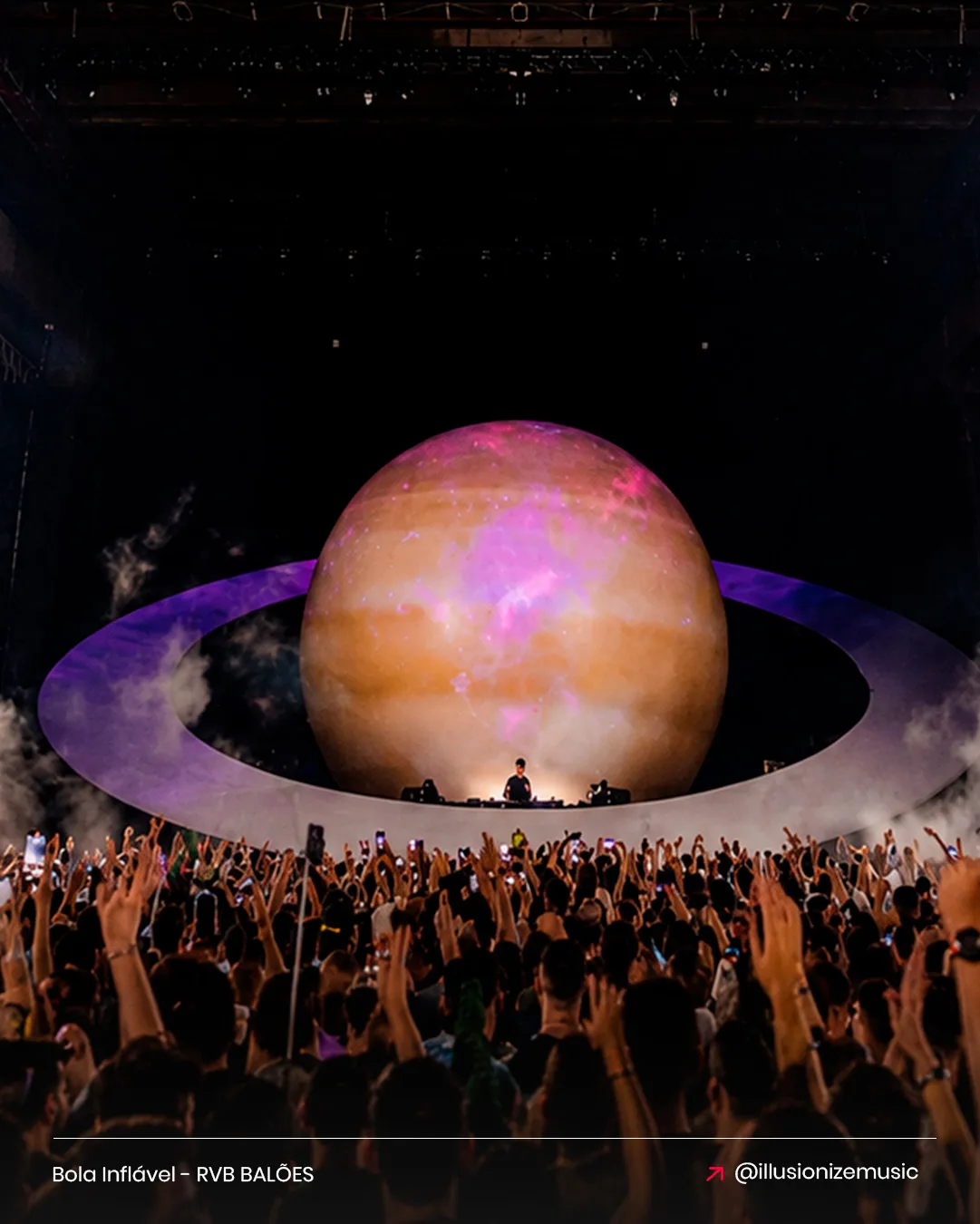 Bola inflável gigante Illusionize com anel iluminado para show de música eletrônica com a plateia