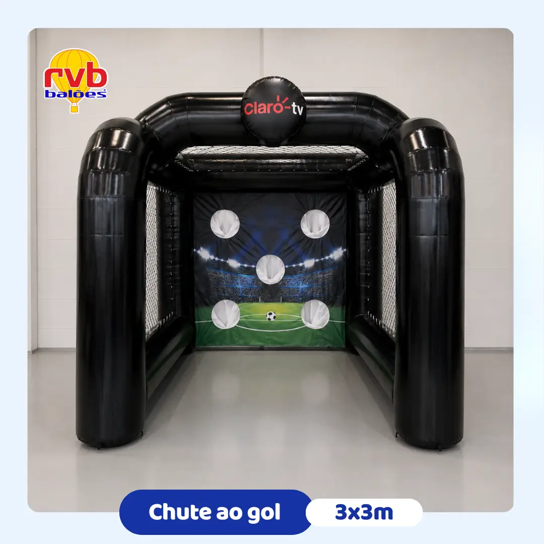 Chute ao Gol Inflável Claro TV 3x3m — Evento de Entretenimento | RVB Balões Chute ao gol inflável personalizado Claro TV 3x3 metros para evento de entretenimento, fabricado pela RVB Balões