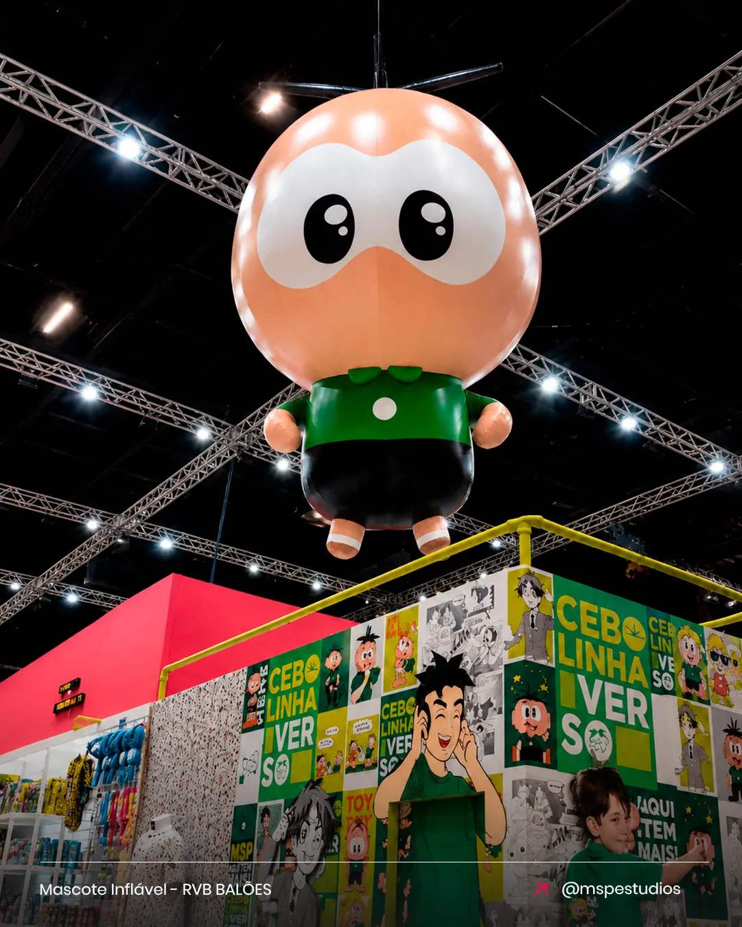 Mascote inflável do Cebolinha da Maurício de Sousa Produções para entretenimento em feira de quadrinhos