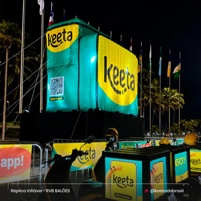 Réplica Inflável Gigante Keeta para App de Delivery e Evento de Lançamento Noturno