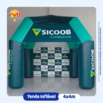 Tenda inflável personalizada Sicoob Credicenm 4x4m verde escuro e teal com backdrop para eventos cooperativos, fabricada pela RVB Balões