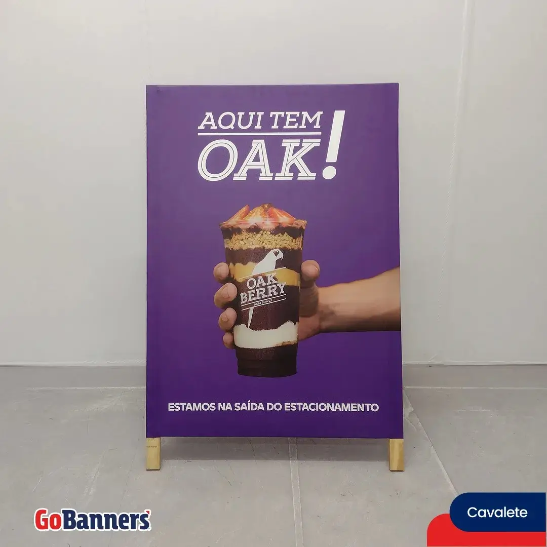 Cavalete promocional para açaiteria utilizado na sinalização do ponto de venda.