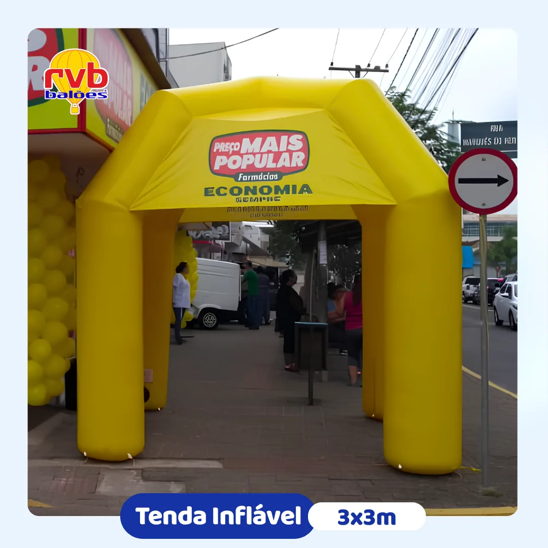 Tenda inflável 3x3 personalizada da Farmácias Preço Mais Popular instalada na fachada para atrair clientes e aumentar a visibilidade da loja.