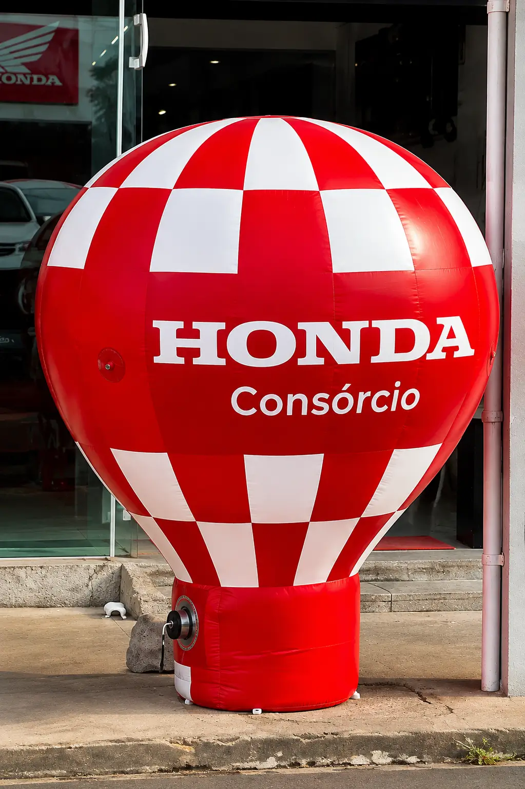 Balão inflável Honda na concessionária