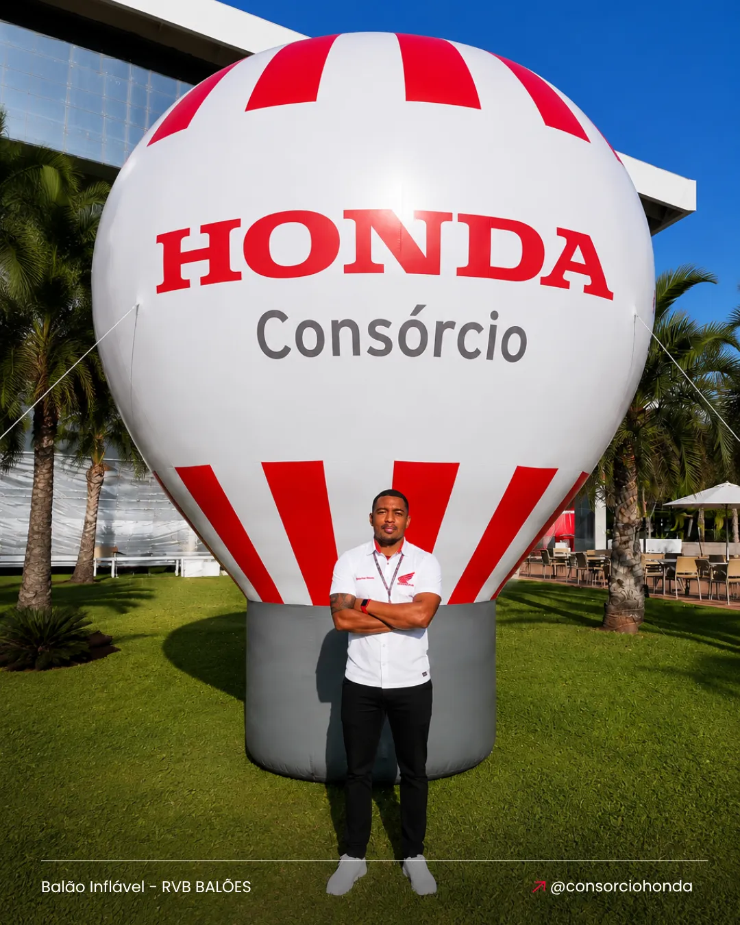 Balão inflável gigante personalizado Honda Consórcio utilizado em ação promocional da marca