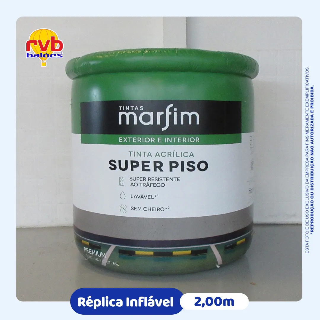 Réplica inflável gigante de lata de tinta Marfim Super Piso fabricada pela RVB Balões