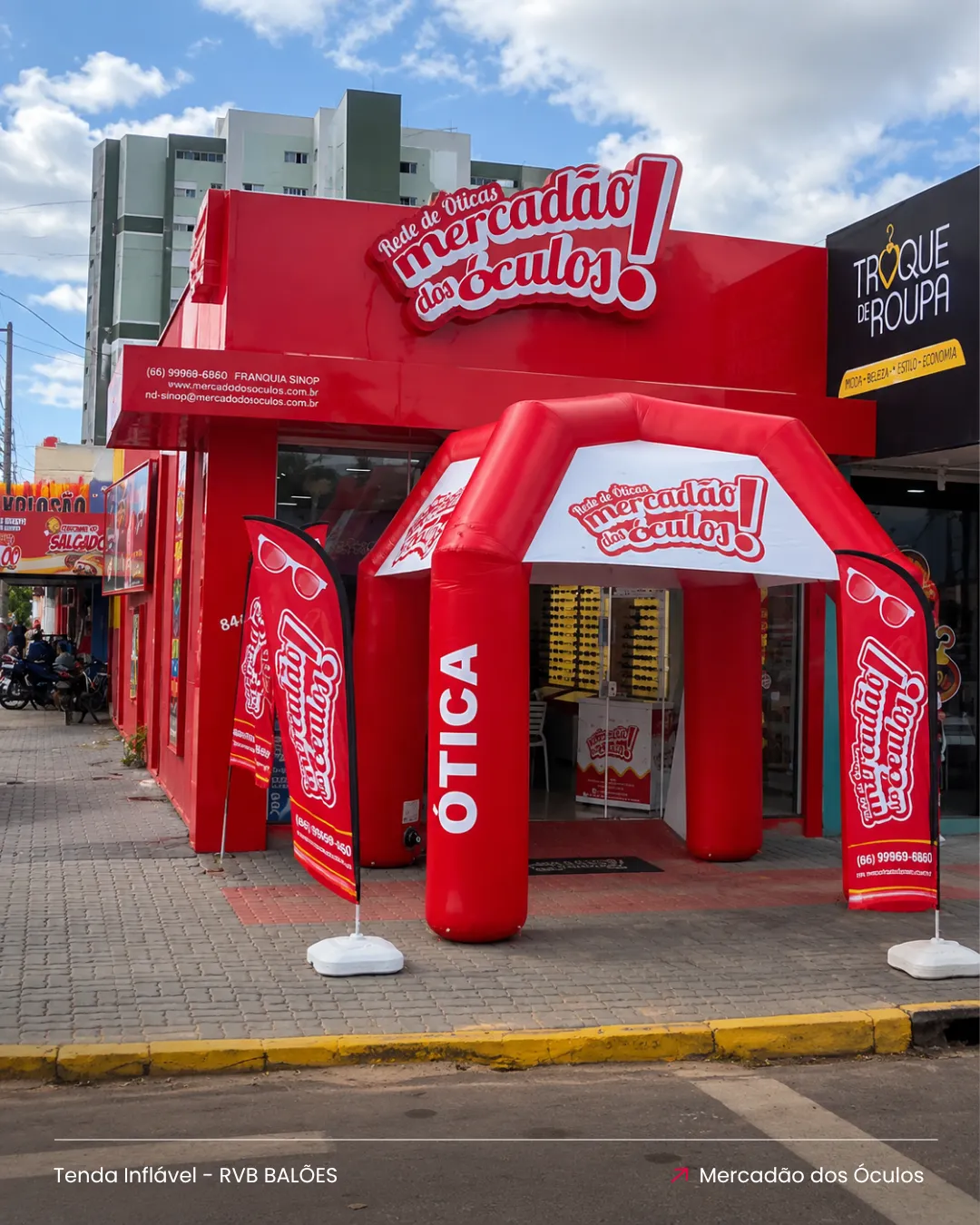 Tenda inflável personalizada Tenda Inflável Mercado dos Oculoss utilizada em ação promocional no varejo